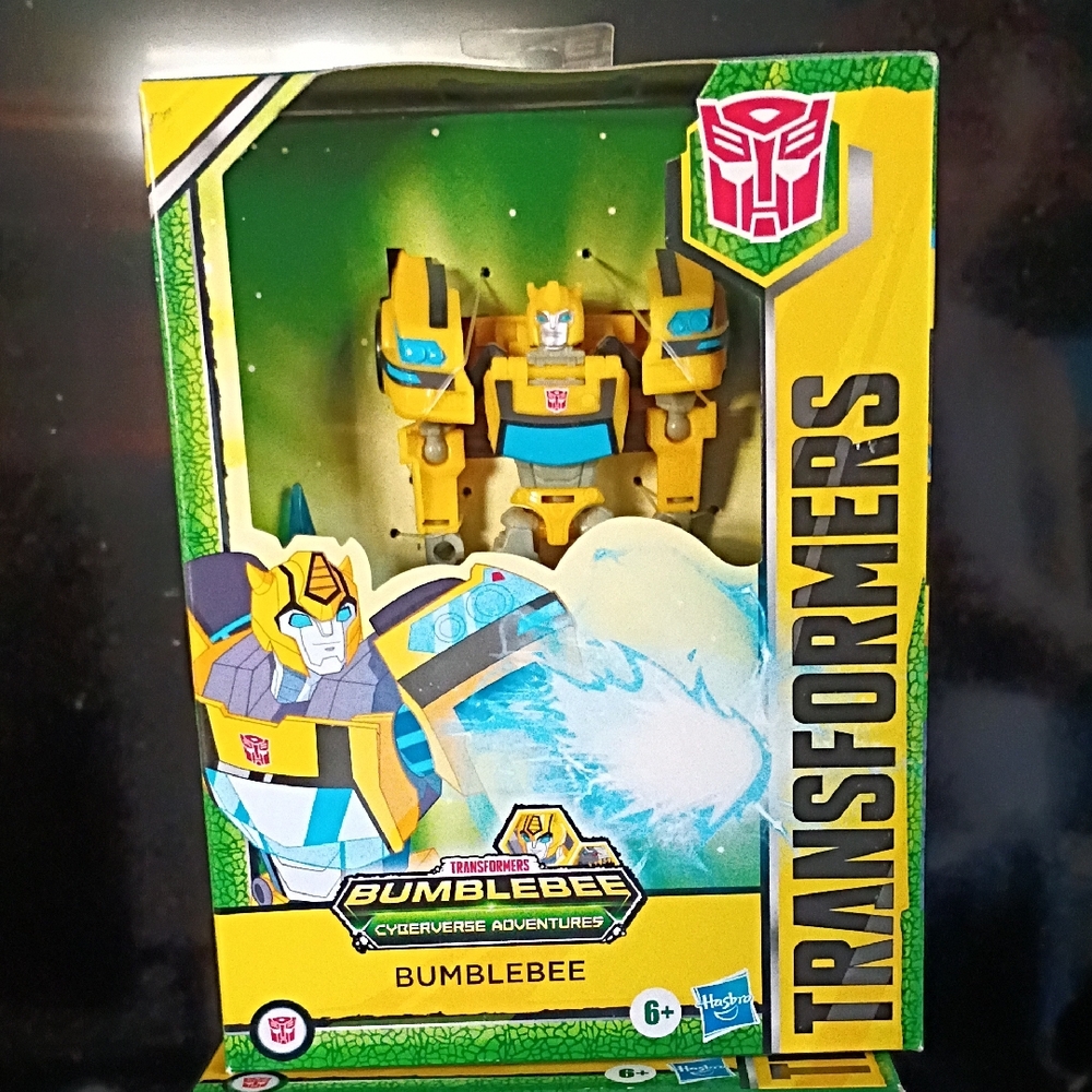 Hasbro Transformers Cyberverse Bumblebee Figure - Yellow and Black
